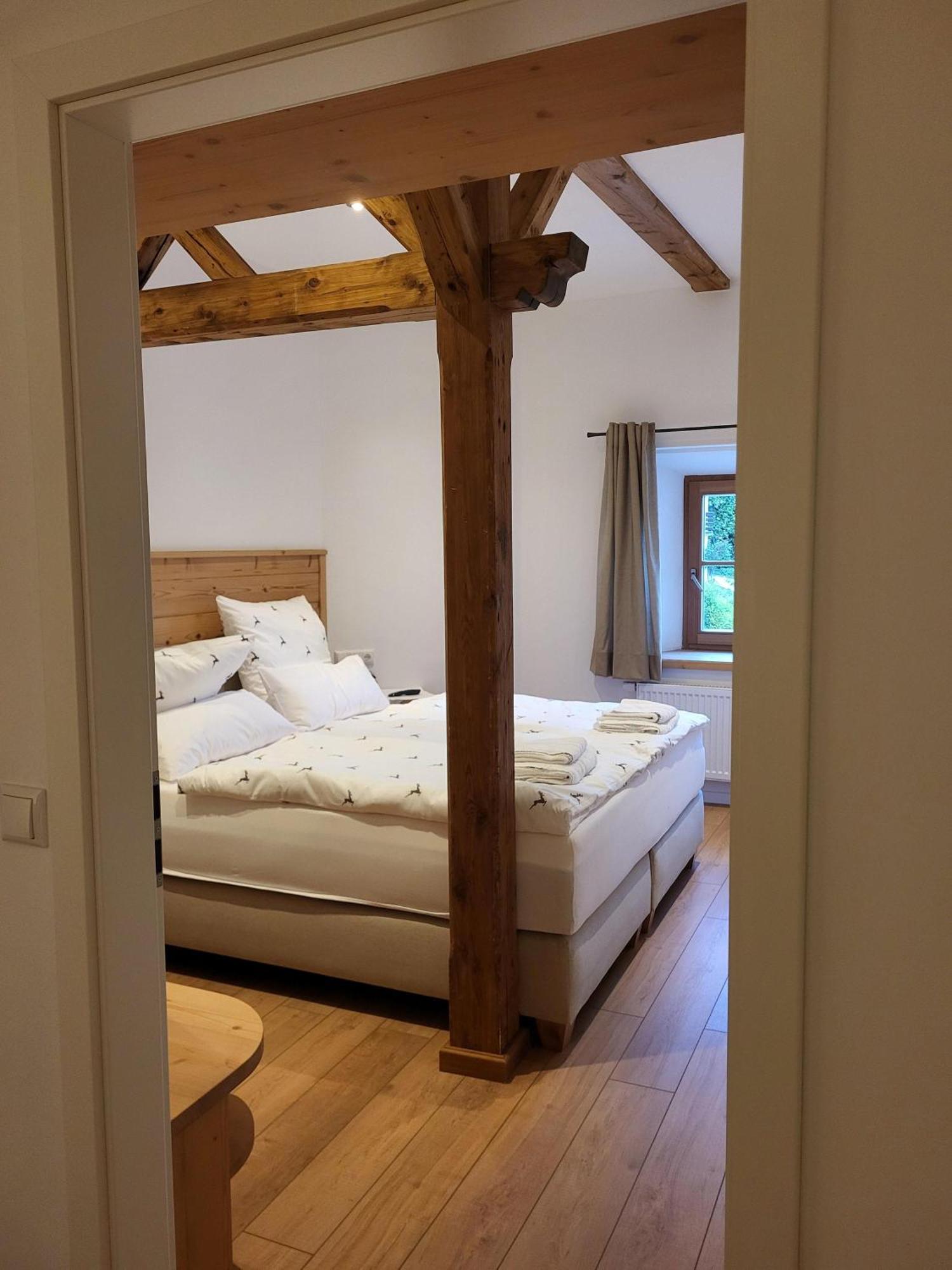 Gasthaus Zur Post Breitbrunn am Chiemsee Bagian luar foto